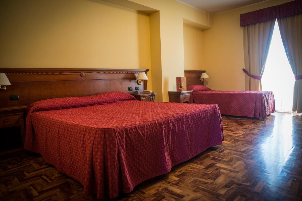 Albergo Ristorante Uliveto Veroli Exterior photo